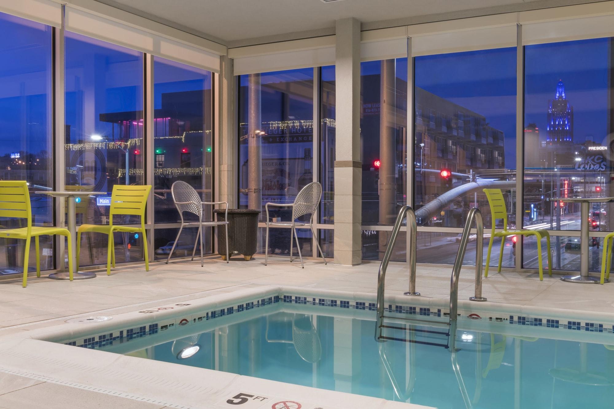Home2 Suites Kansas City Downtown Exterior photo