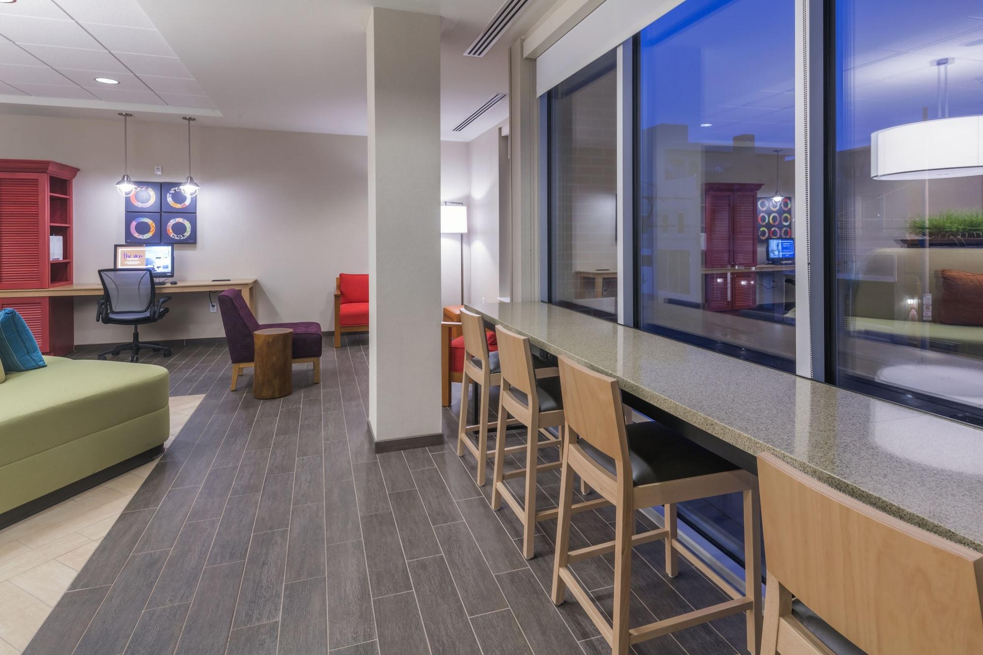 Home2 Suites Kansas City Downtown Exterior photo